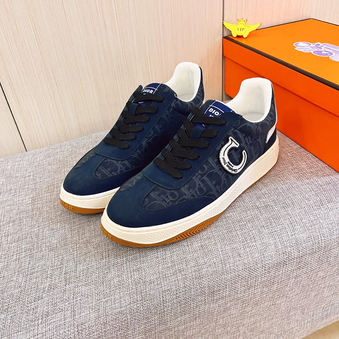 🚘🚘Factory batch 400💰[Dior]🔥Men's high-end brand of shoes official website 1:1 latest masterpiece: the upper is made of first-layer cowhide imported from Italy with a comfortable and breathable lining➕original non-slip and wear-resistant outsole🔥, making walking more convenient and comfortable! An exclusive new model, a stunning work, a beautiful 1:1 replica [color] compared to the official quality! Create a fashionable personality to set off your uniqueness! A must-have for trendy men! Classic🔥Size: 38-44 Color: 🔥Multiple colors available🔥.